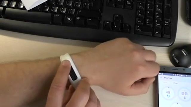 браслет ONETRAK включение режима Сон смотреть онлайн