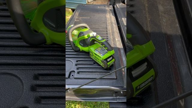 Greenworks battery running strong after one year without charging! смотреть онлайн