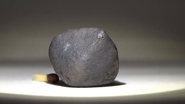Челябинский метеорит. Осколок А6 Масса 7,68г смотреть онлайн