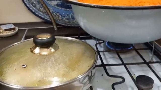Кабачковая икра. "Пальчики оближешь" смотреть онлайн