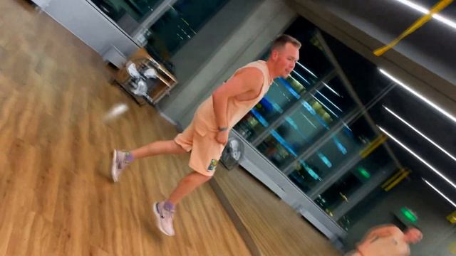 VAVAN - Субботним вечером - Танец (Maloy-Di) смотреть онлайн