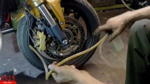 как заменить тормозную жидкость Honda cb600 Hornet