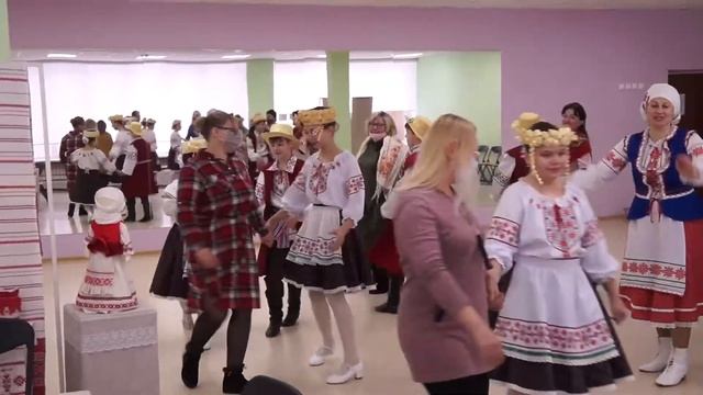 Центр "Зорка". Майстар-клас "Цягнуць Каляду на дуба" смотреть онлайн