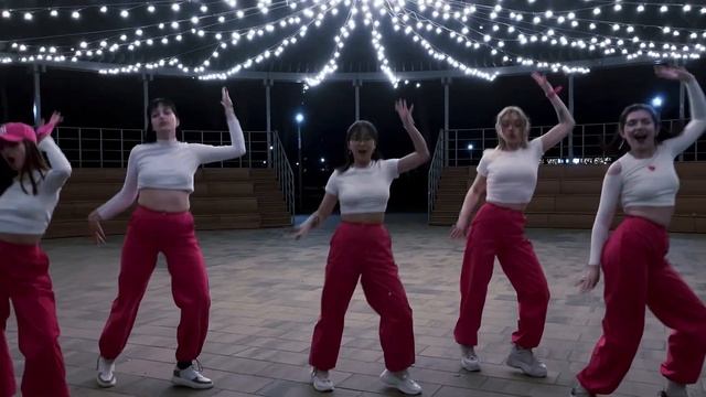 [K-POP IN PUBLIC] (여자)아이들((G)I-DLE) - '퀸카 (Queencard)' dance cover by LÚNA смотреть онлайн