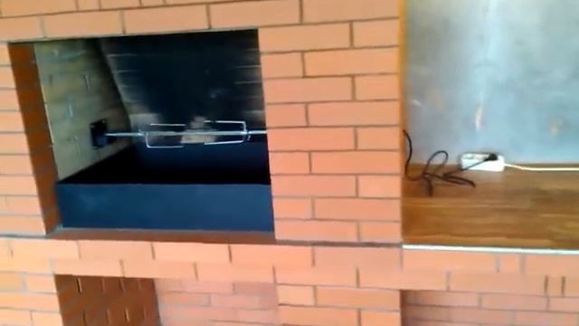 Барбекю  комплекс   с электро вертелем . в Подмосковье.