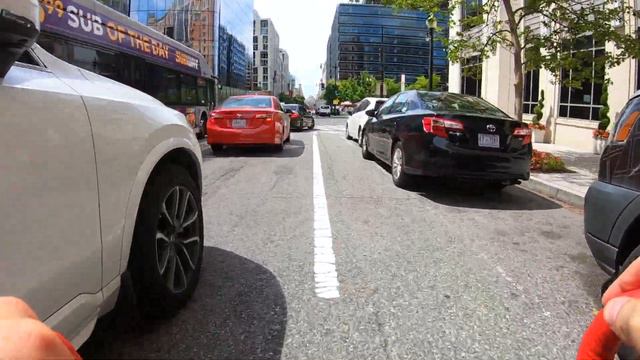 Cycling through Washington DC/На велике по столице Америки смотреть онлайн