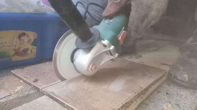 Как правильно резать плитку без сколов смотреть онлайн