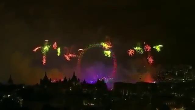 Новогодний фейерверк в Лондоне 2016 смотреть онлайн