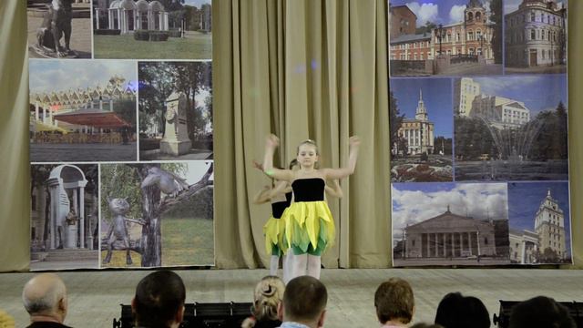 Танцы в подсолнухе. Подсолнухи. смотреть онлайн