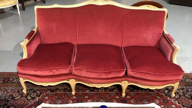 Комплект старинной мягкой мебели смотреть онлайн