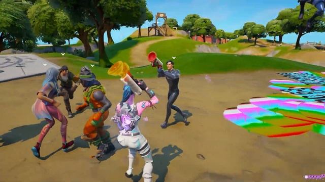 Toxic Ikoniks React To Default Turning Into Every OG Skin In Party Royale смотреть онлайн