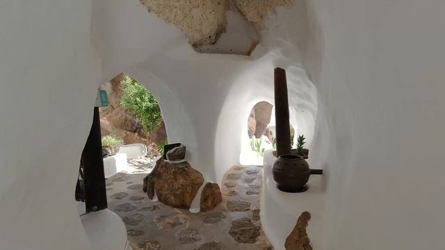Museo Lagomar (Lanzarote) - casa en la roca, atraccion turística смотреть онлайн