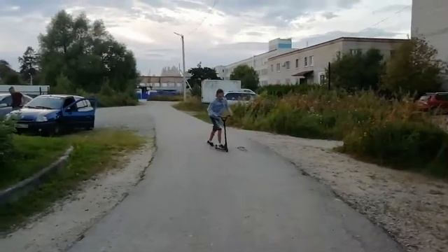 Трюки на Трюковом Самокате смотреть онлайн
