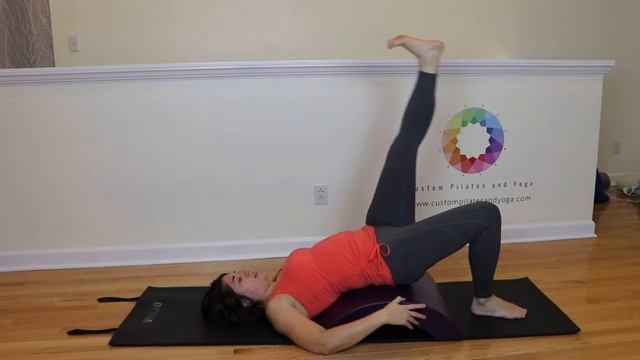 Pilates Shoulder Bridge on the Arc Barrel смотреть онлайн