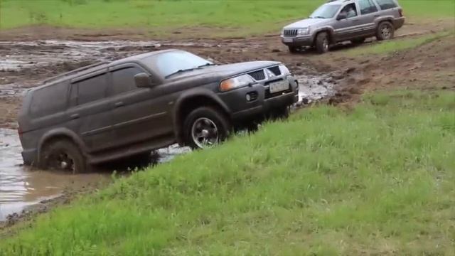 Jeep Grand Cherokee And Mitsubishi Pajero Sport, Алешино, Сыктывкар