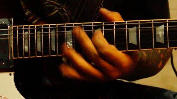 Рок соло на гитаре " вертушки " .