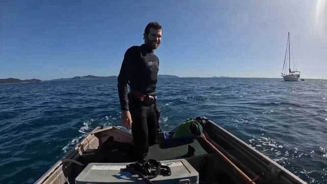Spear fishing in Far North Queensland смотреть онлайн