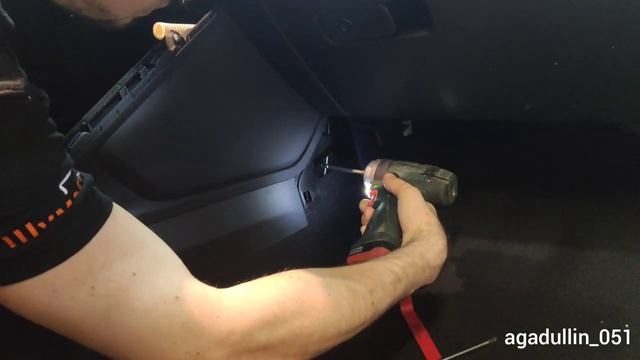 KIA K5. Как разобрать центральную консоль? Как разобрать центральную тоннель? смотреть онлайн