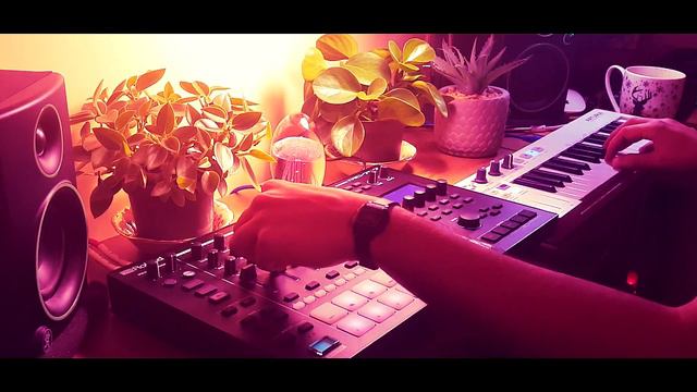ROLAND MC-707 : Space Travel (ambient) смотреть онлайн