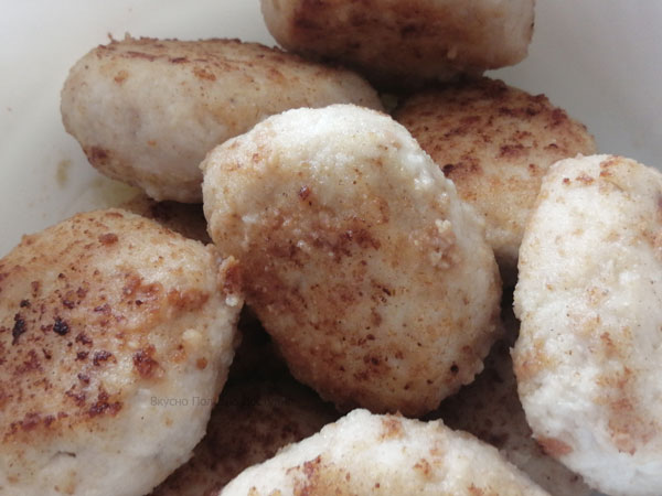 Куриные котлеты с манкой. Котлетки всегда получаются вкусные и сочные. Рецепт простой смотреть онлайн