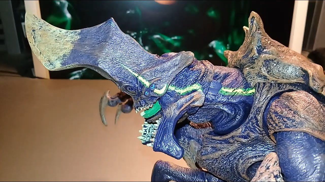Kaiju Hardship From Pacific Rim, 2016 Deluxe Series By Neca!