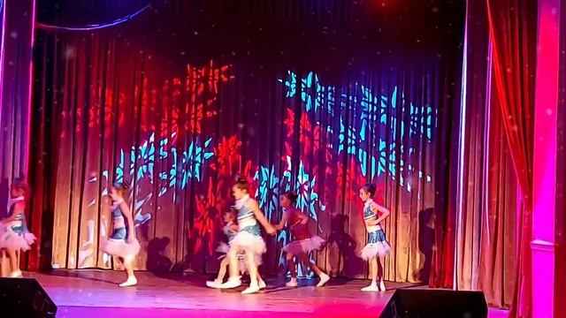 Праздник к нам приходит ??