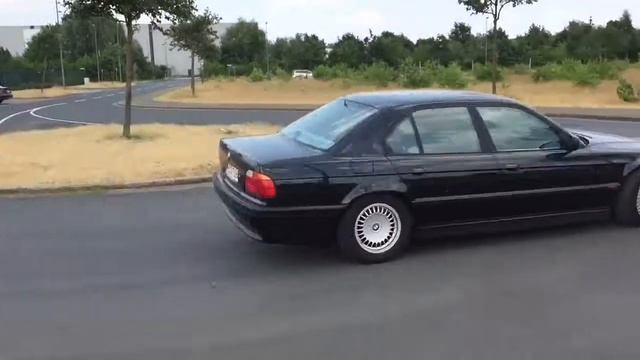 BMW 728i VS BMW 528i, E38 VS E39 Review And Testfahrt