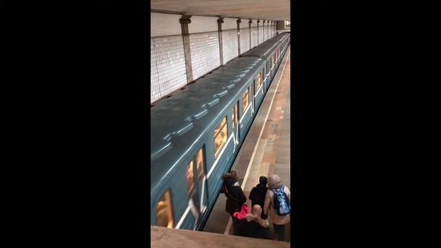 Станция метро "Парк культуры" смотреть онлайн