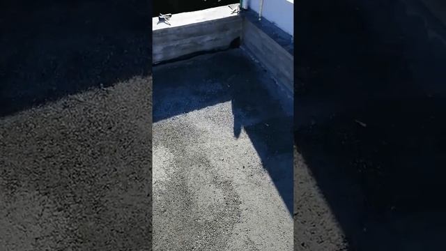 Отсыпка отмостки отсевом. Заливка чернового пола. Армирование стяжки. смотреть онлайн