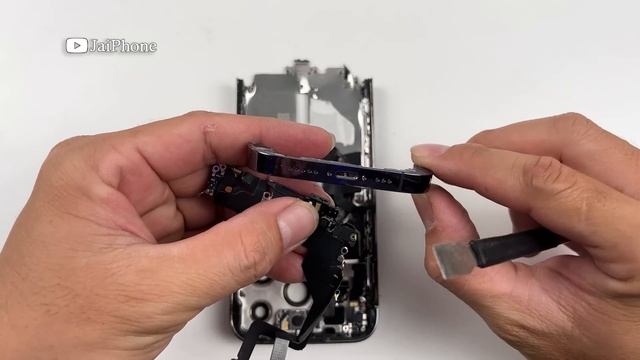 Teardown!? His wife Destroyed his phone - iPhone 14 Pro Cracked Restoration смотреть онлайн