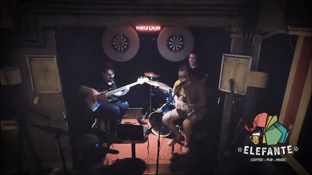 Emre Nalbantoğlu- Hadi Sev Beni- Hadi Bişey İç смотреть онлайн