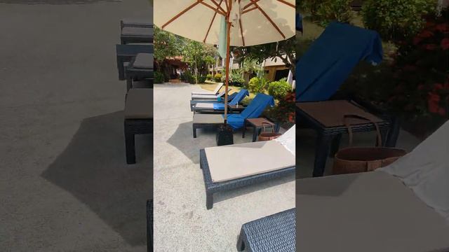Обзор территории отеля Карон сеа сендс резорт энд спа. Karon sea sands resort and spa 2023. смотреть онлайн