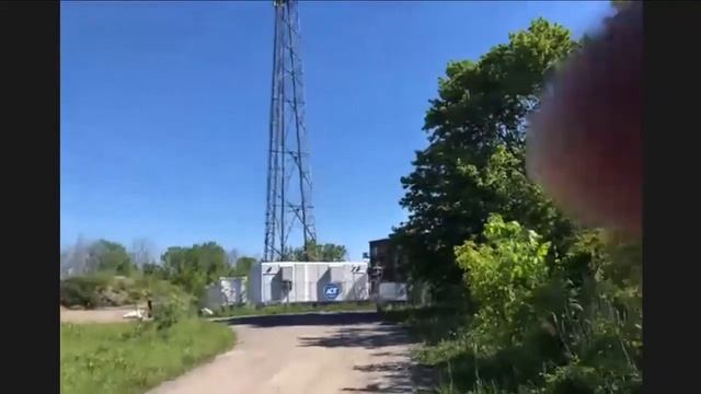 Caché en pleine vue : Extrait de l'excursion virtuelle en direct « Le coeur de l'Internet » смотреть онлайн