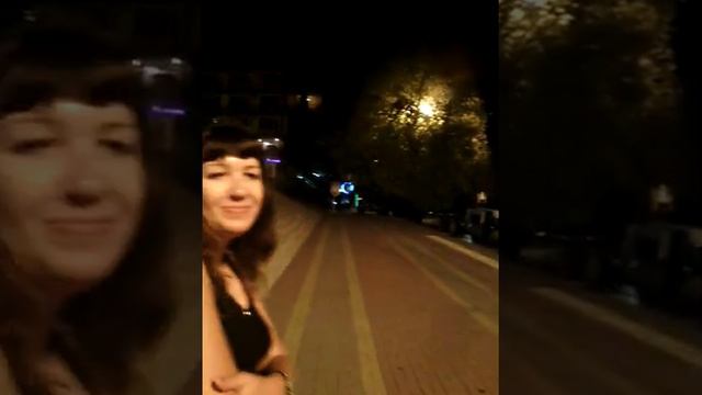 ВИДЕО ДИАНА МЫ С МАМОЙ У КИНОТЕАТРА ВОСХОД МОРЕ 2014 смотреть онлайн