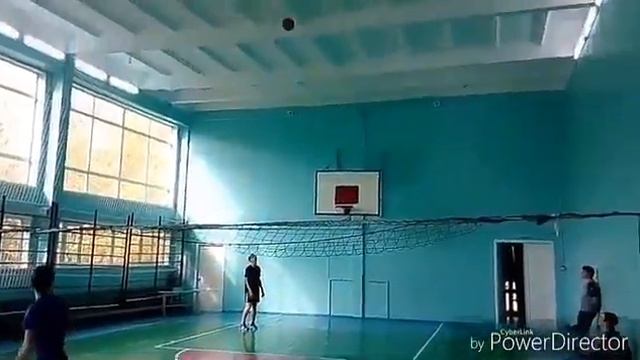 7-ими классник закинул мяч с конца поля в кольцо!!! СМОТРЕТЬ ВСЕМ ,ЖЕСТКО!!! ВИДЕО 2017!!! смотреть онлайн