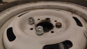 Сорвал резьбу в ступице, ремонт при помощи шпильки или болта?