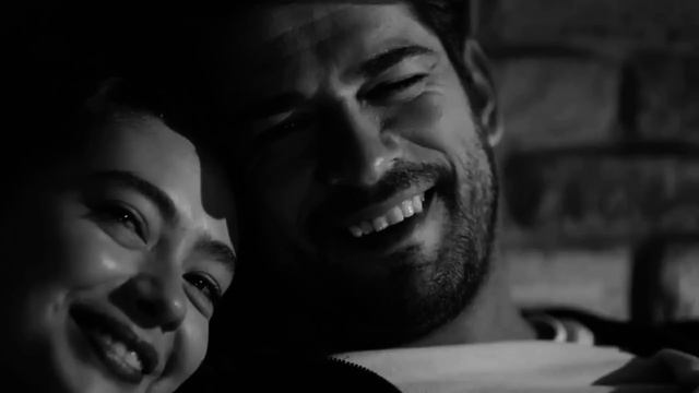 Toygar Ișıklı - Mucizem (Kara Sevda Dizi Müzikleri).Orijinal Sürüm Yavaşladı