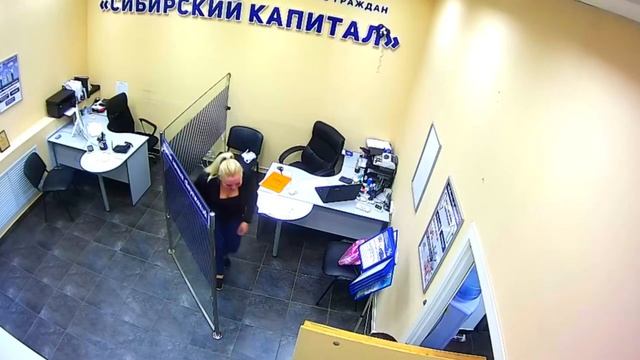 Михал Палыч выпрашивает деньги через камеру / Как там с деньгами Технопранк | CAM PRANKS смотреть онлайн