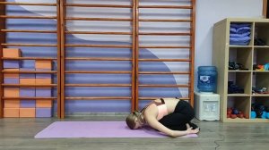 Поза ребёнка. Расслабление поясницы