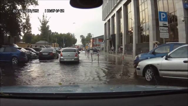 2013 06 25 последствия шторма Павелецкая, Москва. смотреть онлайн