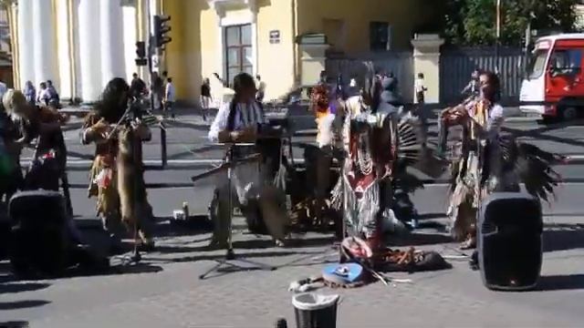Музыка индейцев. Индейцы выступают на Сенной площади смотреть онлайн