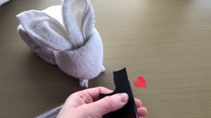 КАК СДЕЛАТЬ ЗАЙКУ ИЗ ПОЛОТЕНЦА. HOW TO MAKE A HARE FROM A TOWEL.