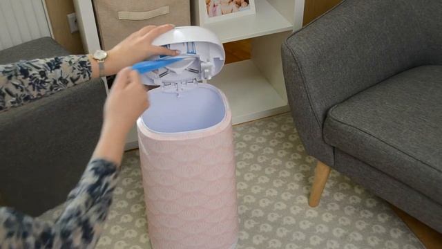 Pojemnik, kosz na zużyte pieluchy Angelcare Dress Up смотреть онлайн