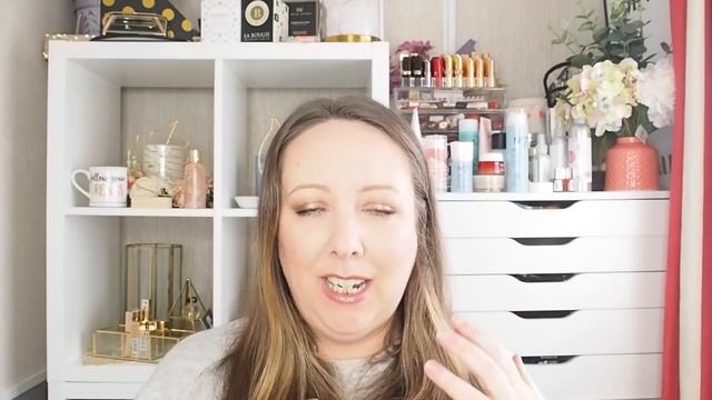 MY BLOGGING & YOUTUBE EQUIPMENT - THE ESSENTIALS! смотреть онлайн