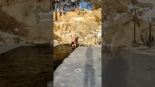 Зимнее купание . На Закаливание становись! Утренняя гимнастика СССР смотреть онлайн