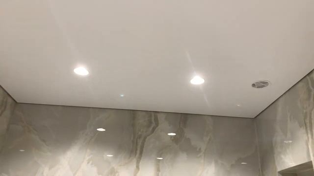 Идеальные теневые натяжные потолки в квартире. Как надо делать. смотреть онлайн