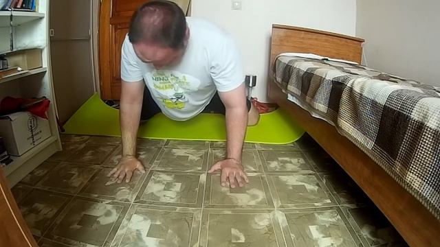 Д 1, Отжимания на 1-й руке, стоя на коленях, 8 подход. смотреть онлайн