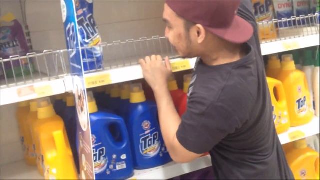 Clueless Grocery Shopping Fun and Games смотреть онлайн
