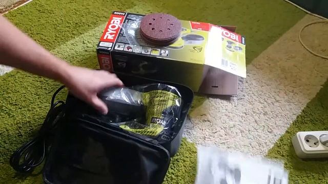 Распаковка - Эксцентриковая шлифовальная машина Ryobi ROS300A смотреть онлайн