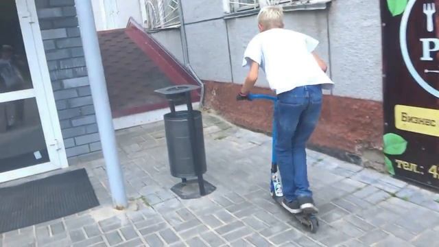 STREET EDIT | ONE DAY WITH SCOOT смотреть онлайн